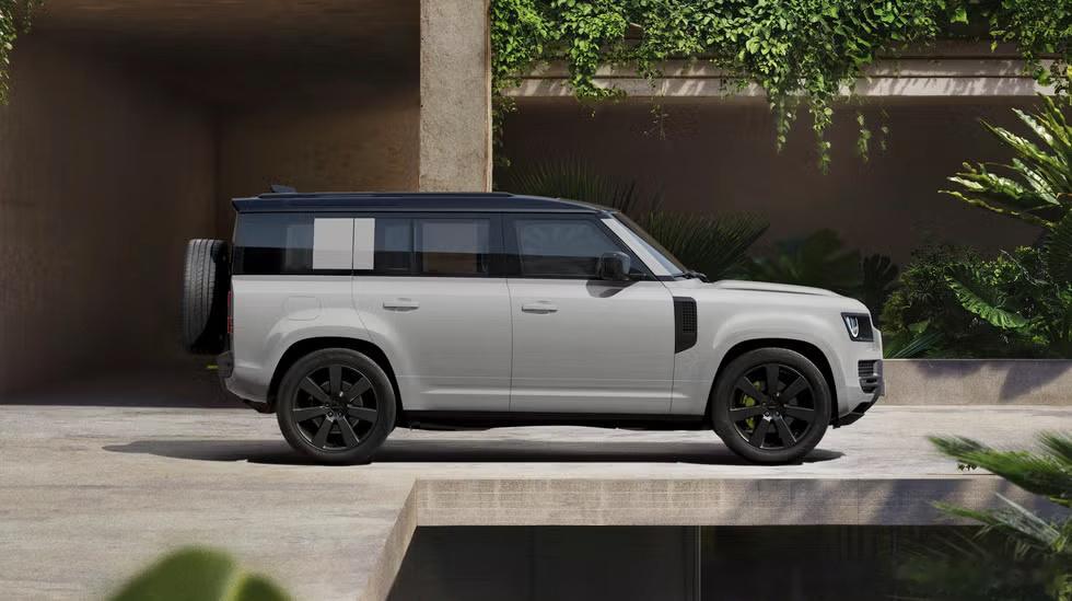 北美的路虎卫士取消了入门的2.0T和普通高配的5.0V8增压，只留下3.0增压