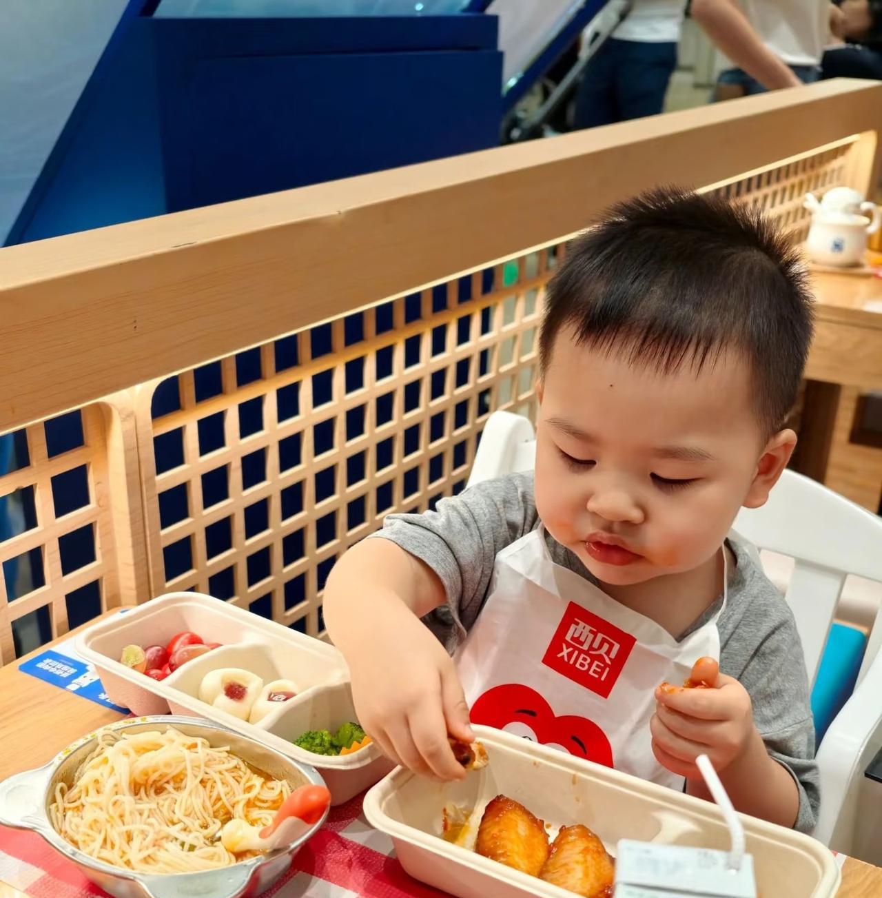 西贝成了预制菜赎罪的祭品前车之鉴，老霍记饸烙面馆是因公共危机事件处理不当倒闭。