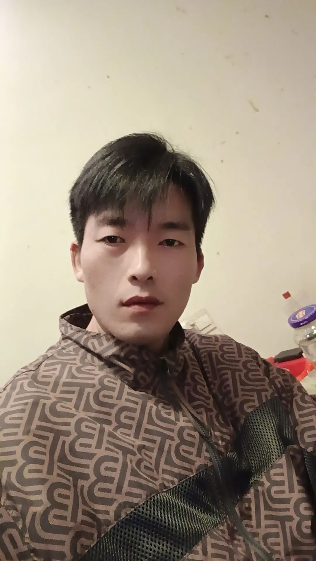 87年的我奔四了，感觉这几年老了很多，人生路漫漫还需多努力。