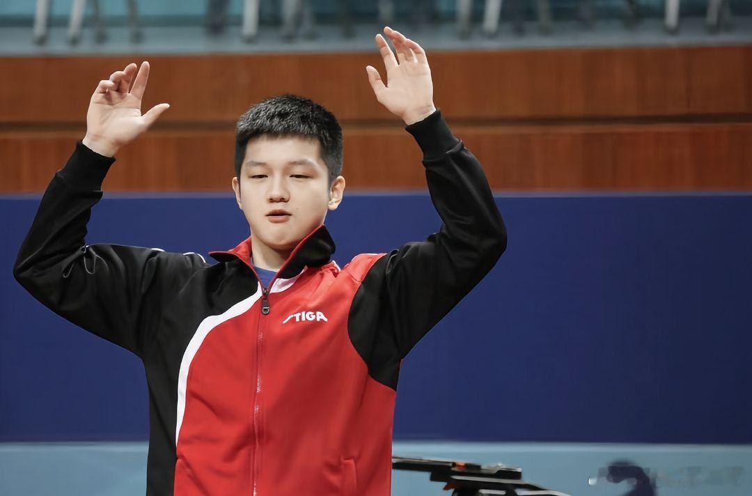 樊振东让人眼花缭乱定格不止赛场之上​​​