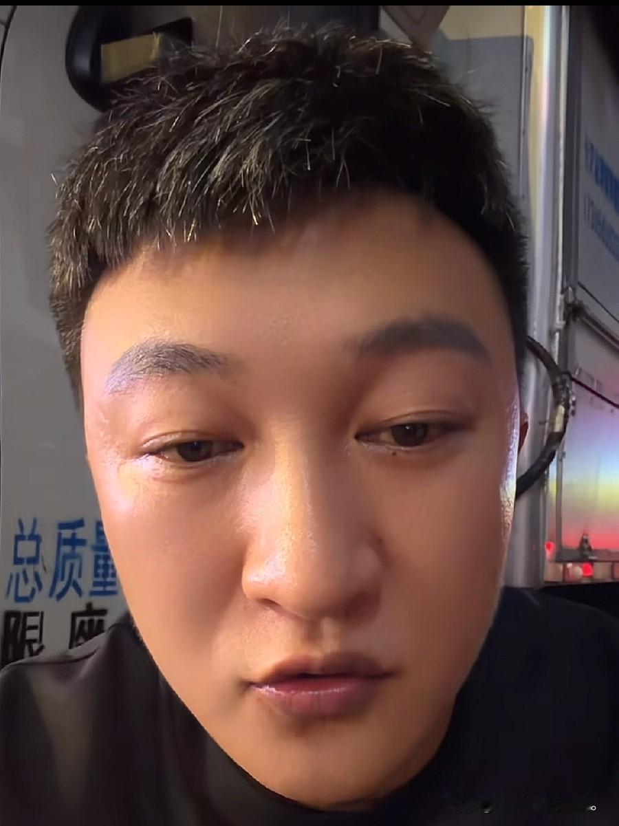 小故事！自从二子这次直播带货以后，二子虽然这次直播带货亏了本，我
