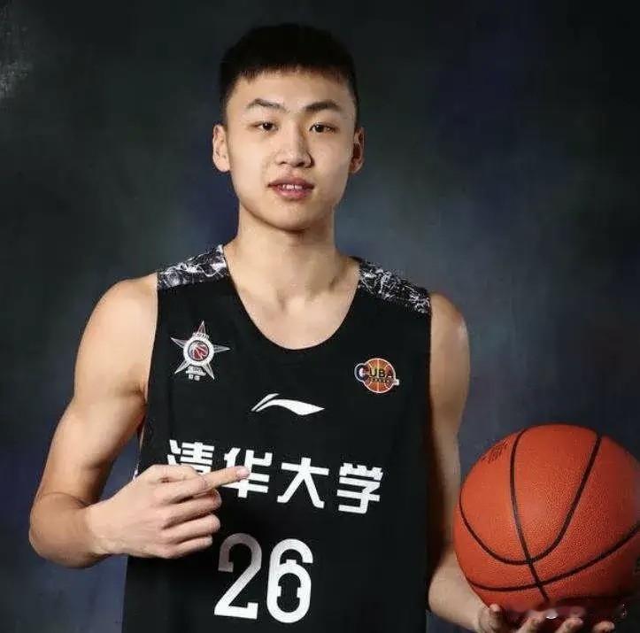 齐麟夏天合同到期，是选择续约新疆男篮，还是转会北京首钢，让北京球迷和新疆球迷非常