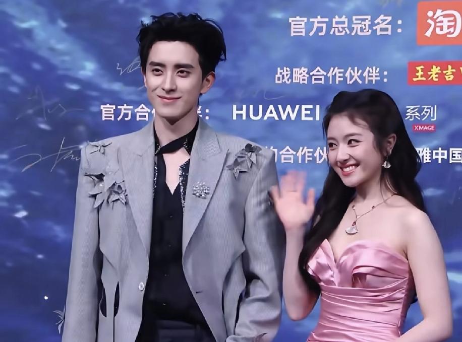 微博之夜这几对CP里，敖瑞鹏和李兰迪是最养眼的，其次是宋祖儿和张凌赫。其他几