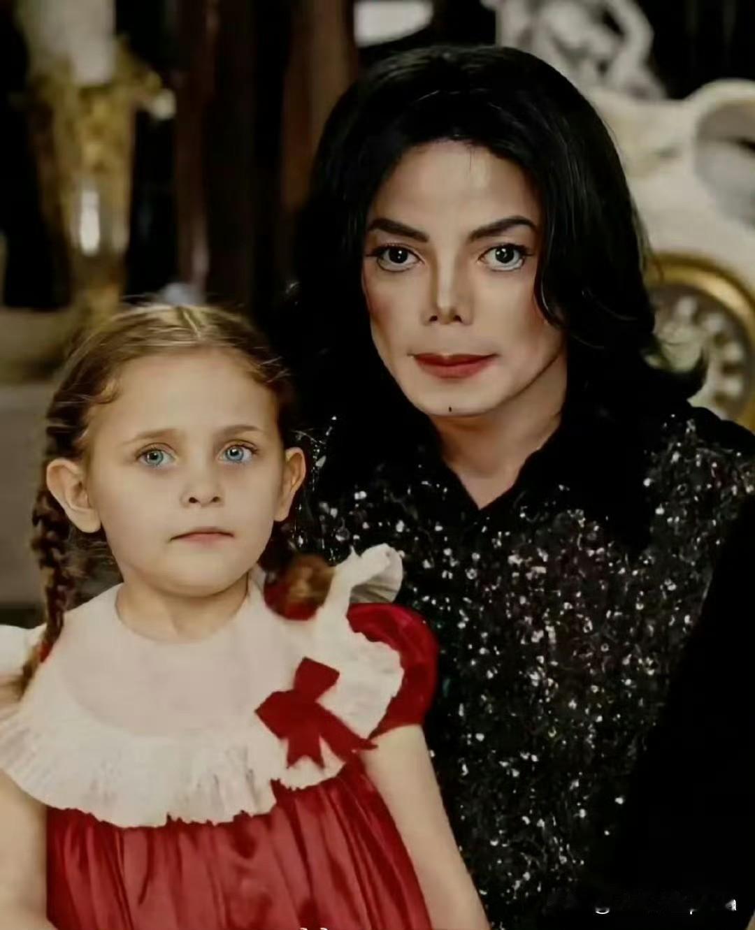 哎哟这次真的不得不信基因玄学了！巴黎刚出来的时候还有点婴儿肥，现在长开了，那个