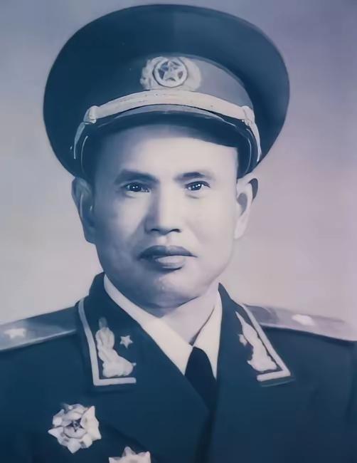 1938年，八路军打退日军进攻后，营长王耀南突然下达了一个奇怪的命令："大家快冲