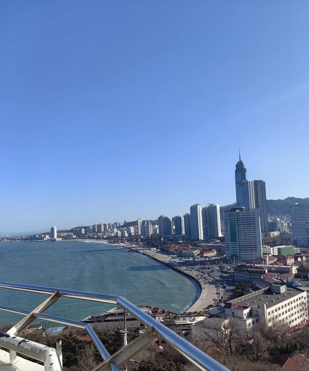 昨天送走了朋友夫妇，明天侄子一家四口浩浩荡荡来烟台了，好在他们说已经订好了酒店。