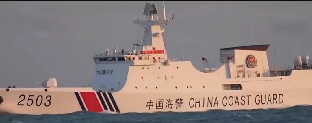 海警版052D首次正式亮相，一起参与封控围岛军演。在东部战区展开“和平使命-2
