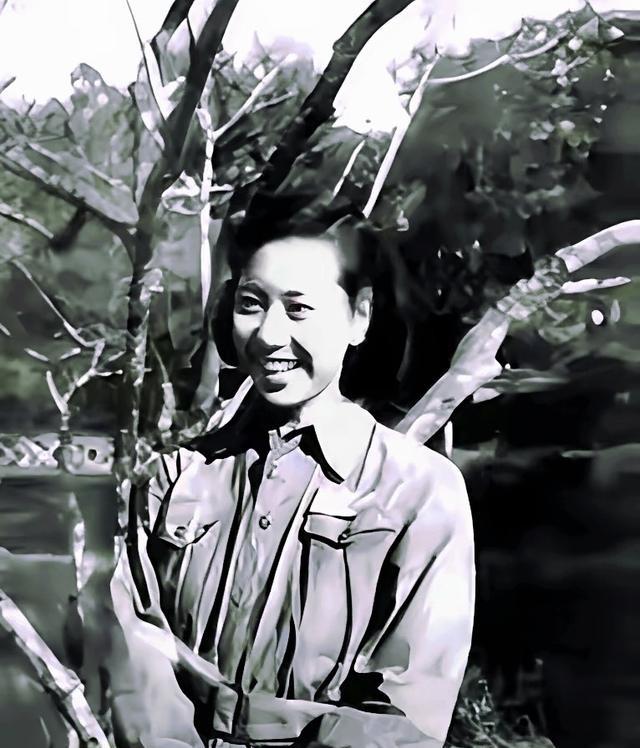 1948年济南战役后，粟裕歼敌十万，生擒王耀武。怒火攻心的蒋介石，对军统毛人凤下