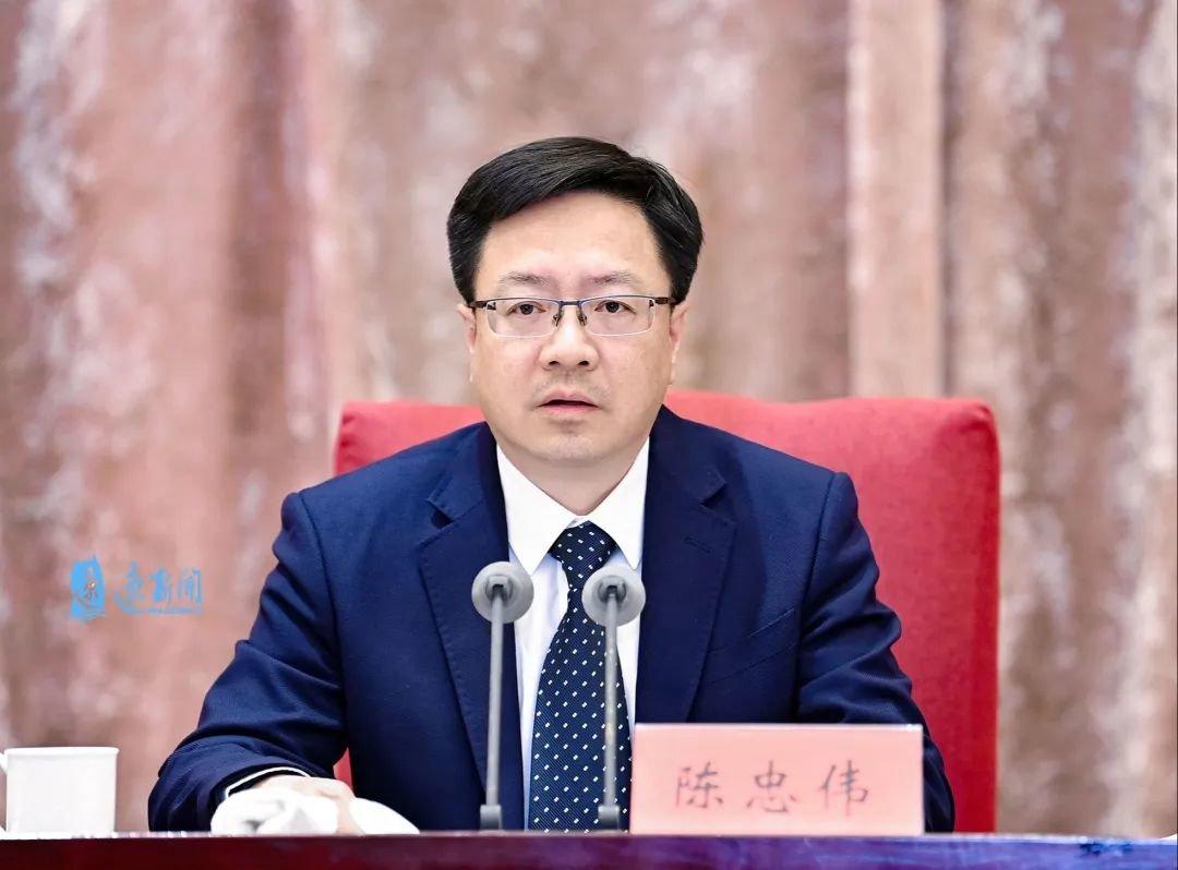 江苏新增了个省委常委，即副省长陈忠伟已任省委常委，当过宿迁市委书记，很重视苏超。