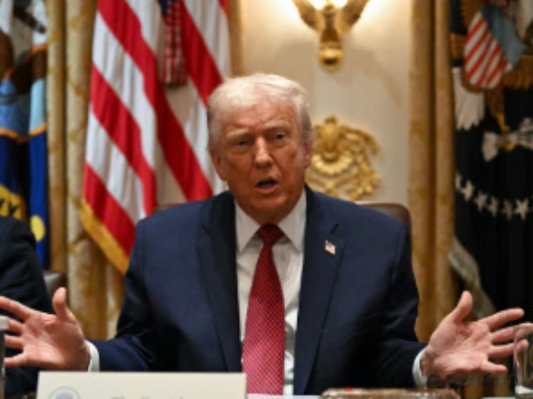 问：你为啥不能跟国会合作，一块儿商量个方案呢？特朗普：我没必要去弄那些。我有