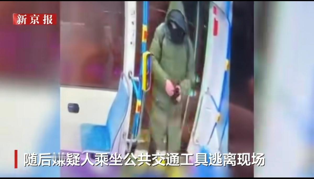 俄遇刺中将凭本事活下来，中弹后竟徒手掰住刺客手枪套筒阻止其继续射击，硬生生掰坏手