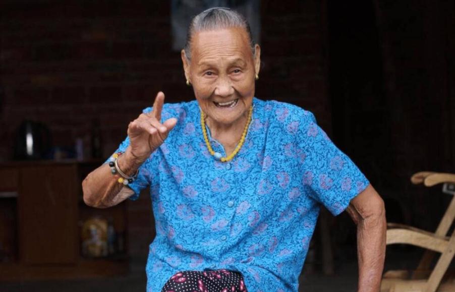 2015年，湖南一位103岁老妇，独自到医院看病。医生检查完她的身体，内心一惊，