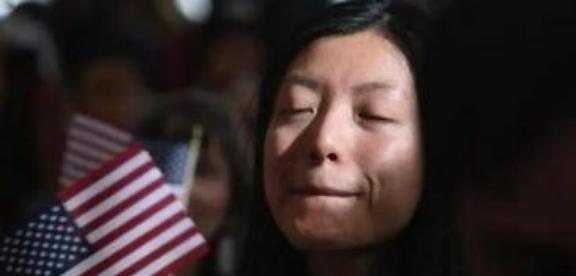 一位美国华人表示，华人精英移民到美国之后，不出两代，基本上都成为普通人。这些