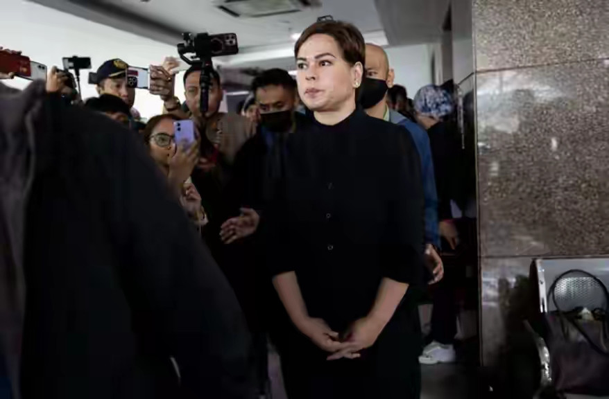 双面表演演不下去！马科斯拿老杜做文章抹黑中国，转头就伸手要中方红利老杜关进海牙已经快两年，菲律宾还在