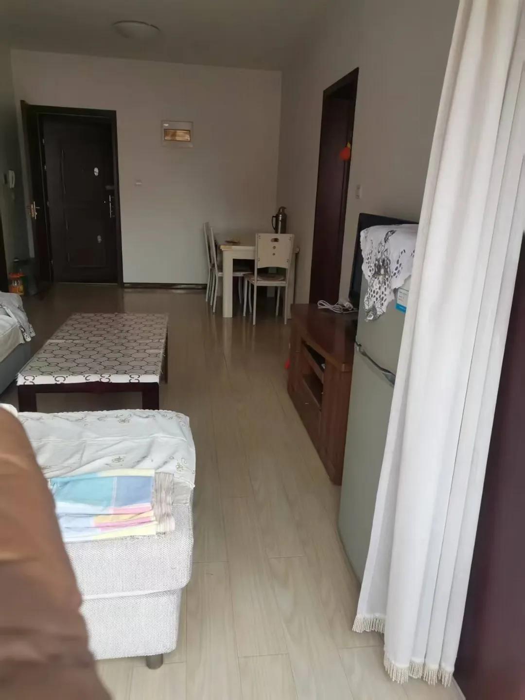 最近遇到了一个非常郁闷的事情，一个朋友做房产中介的，接触了一个外地的客户要在胶州