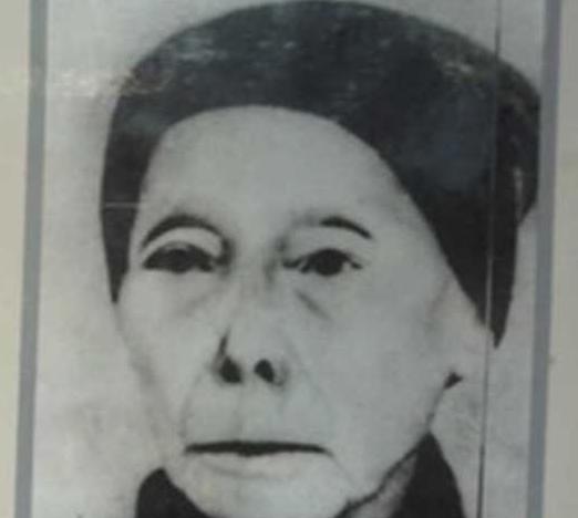 1933年，毛主席躲进了一个农妇家，没想到敌人搜查到农妇家时，农妇却说：“军爷，