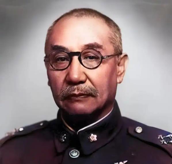 1949年12月，阎锡山等14人，乘坐的飞机，遇寒流无法上升，陈立夫劝阎锡山：“