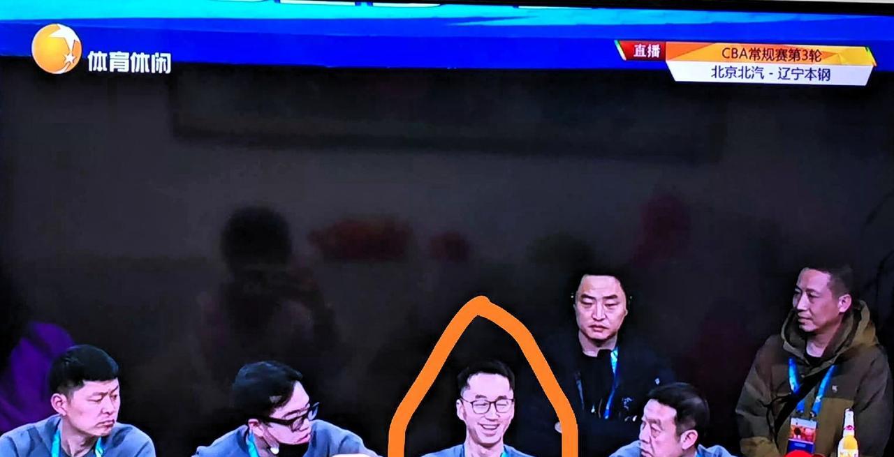 杨鸣被夺权后，技术台人员竟露出微笑，匪夷所思，辽宁输北京，全场投篮命中率54%依