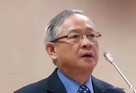 台湾地区知名人士林郁方：“我实在想不明白，大陆建造那么多武器装备，又造这么多航母
