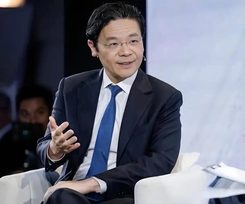 新加坡总理年薪，直接涨到360万新币，折合人民币1900多万——美国总统年薪40