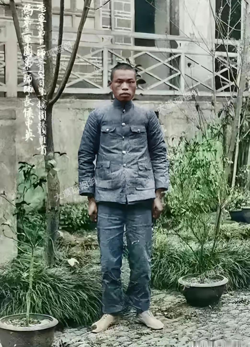 红军师长的遗照，牺牲最惨烈的红军将领照片上的军人叫侯中英，是红三军团红1师师
