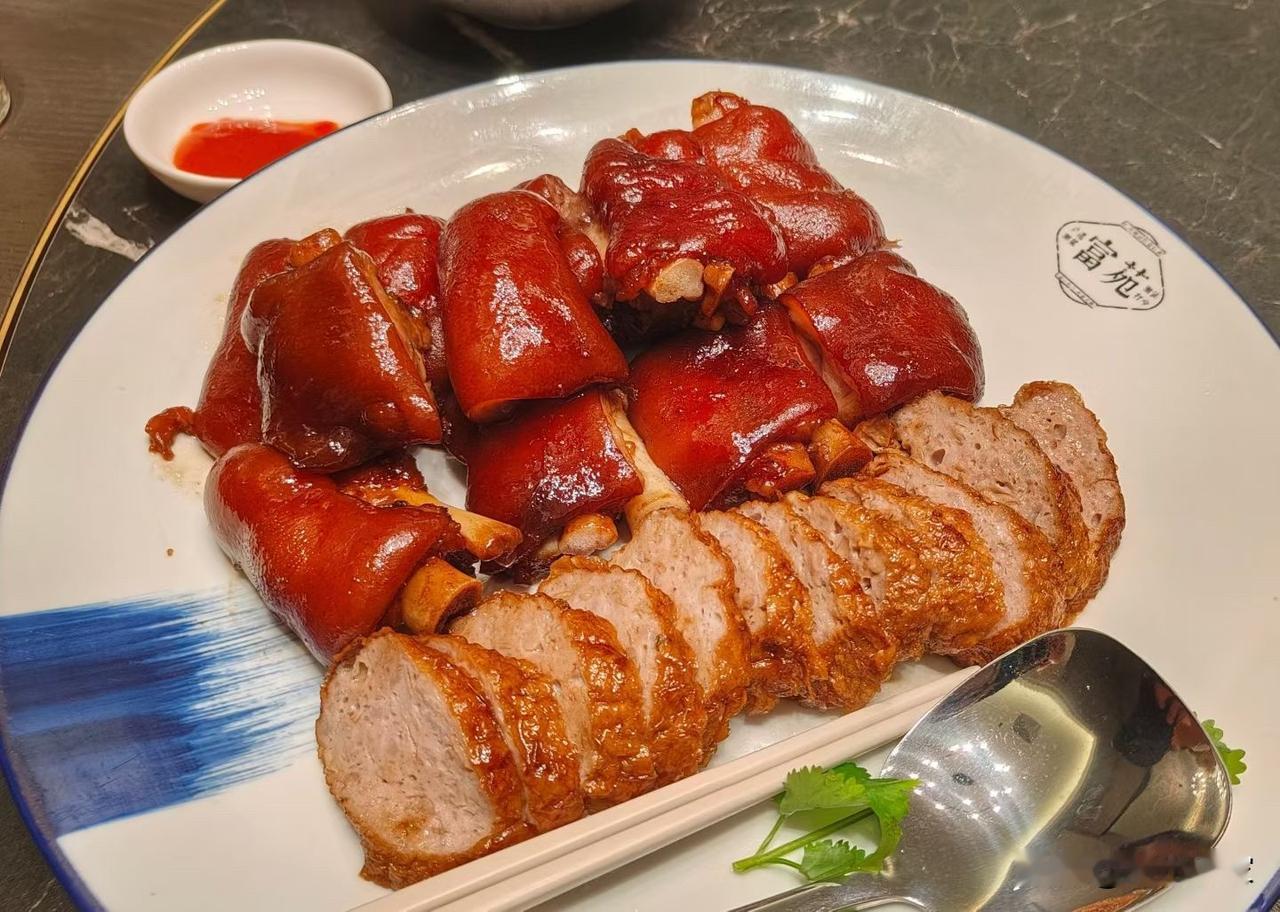 中午吃得少，晚上吃得饱！中午吃得少