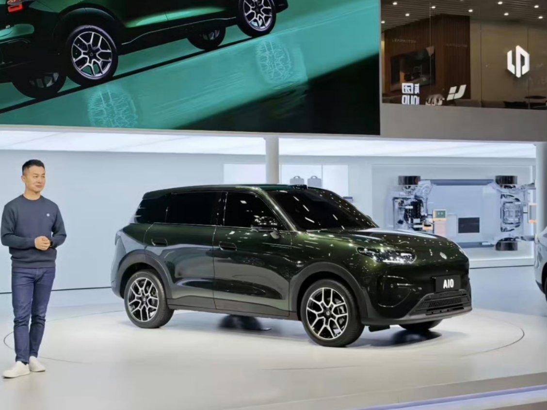 零跑汽车上新车了，广州车展上首发全新A平台的首款车型A10，正式补齐了零跑