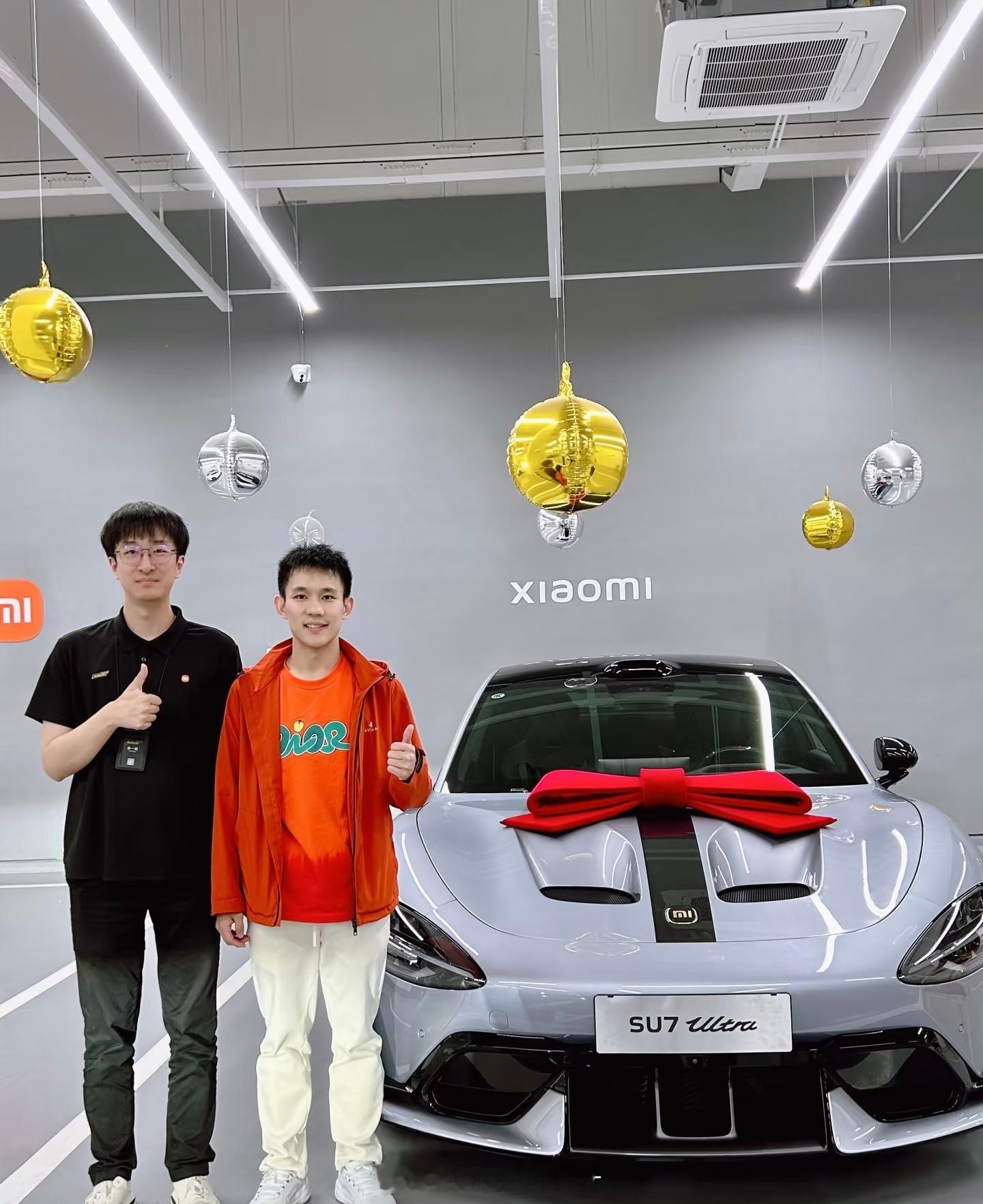 奥运冠军杨昊近日提车成为陕西第一台双风道前舱盖版本的SU7Ultra的车主，精