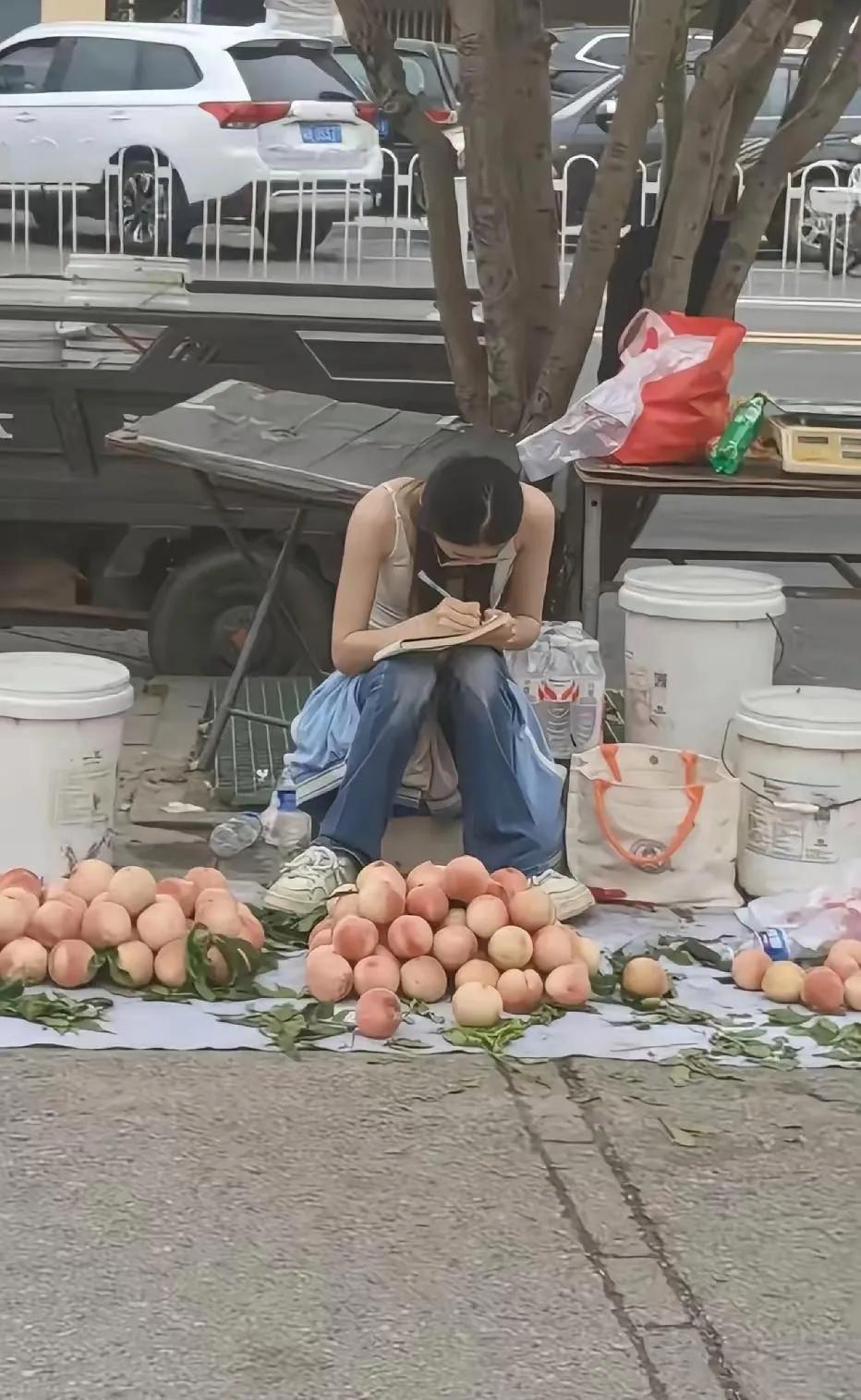 学习这么自律的孩子，将来一定有出息！