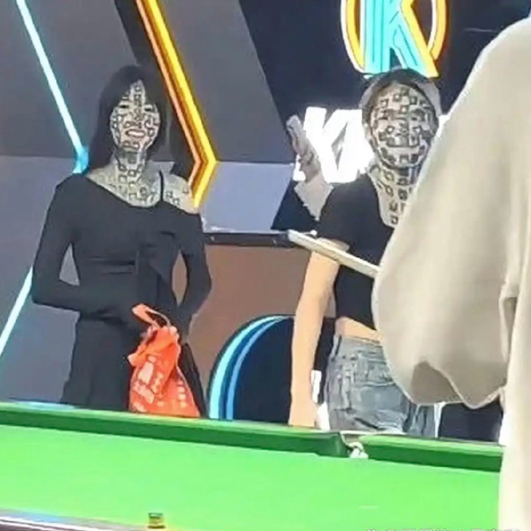 吓我一跳以为是纹身呢？原来是菜啊。