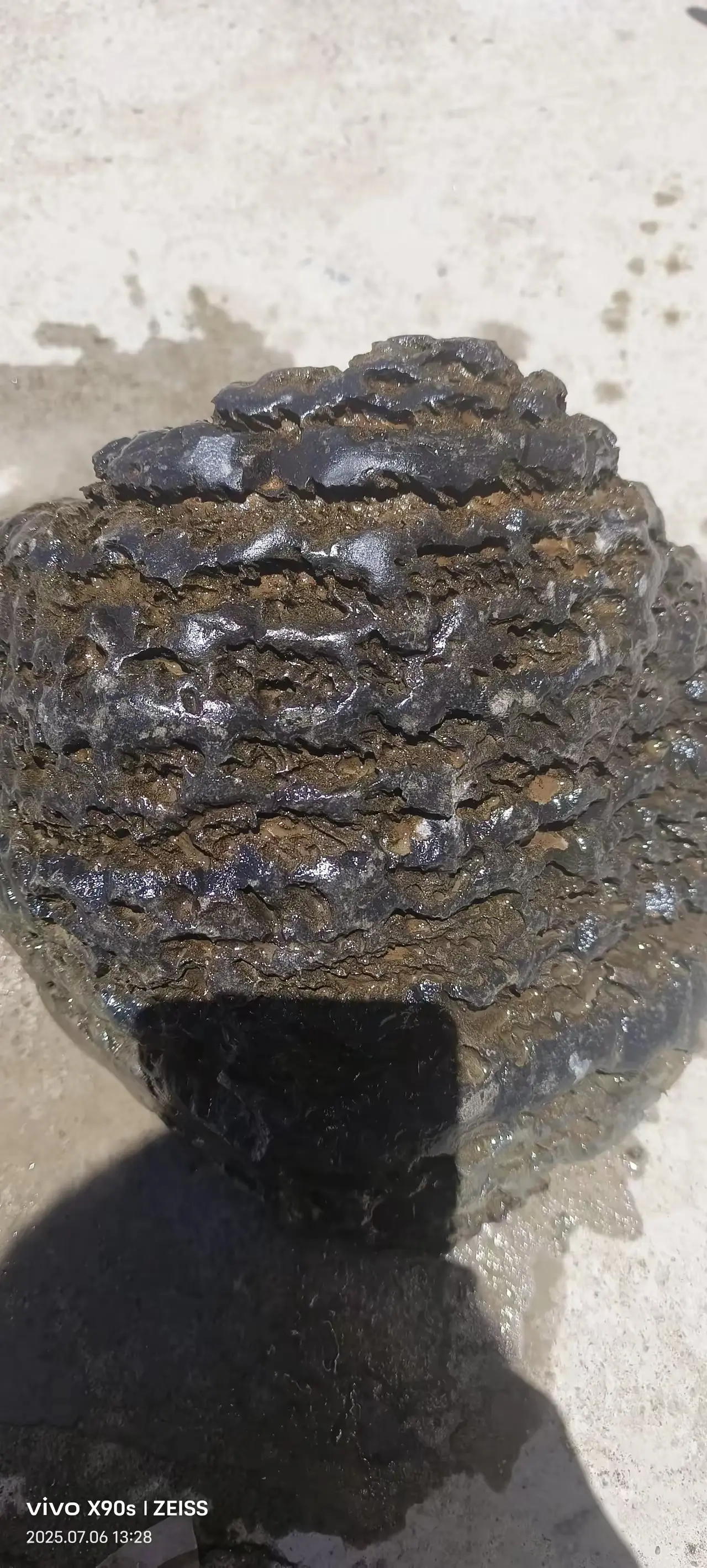 各位网友看看，这是什么石头？
