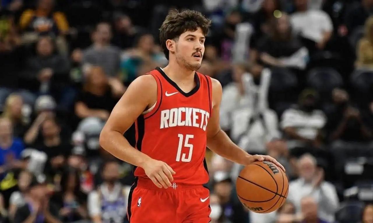 西部第二！现最长的五连胜～万万没有想到马刺已成一匹黑马～不看战绩不知道，在竞