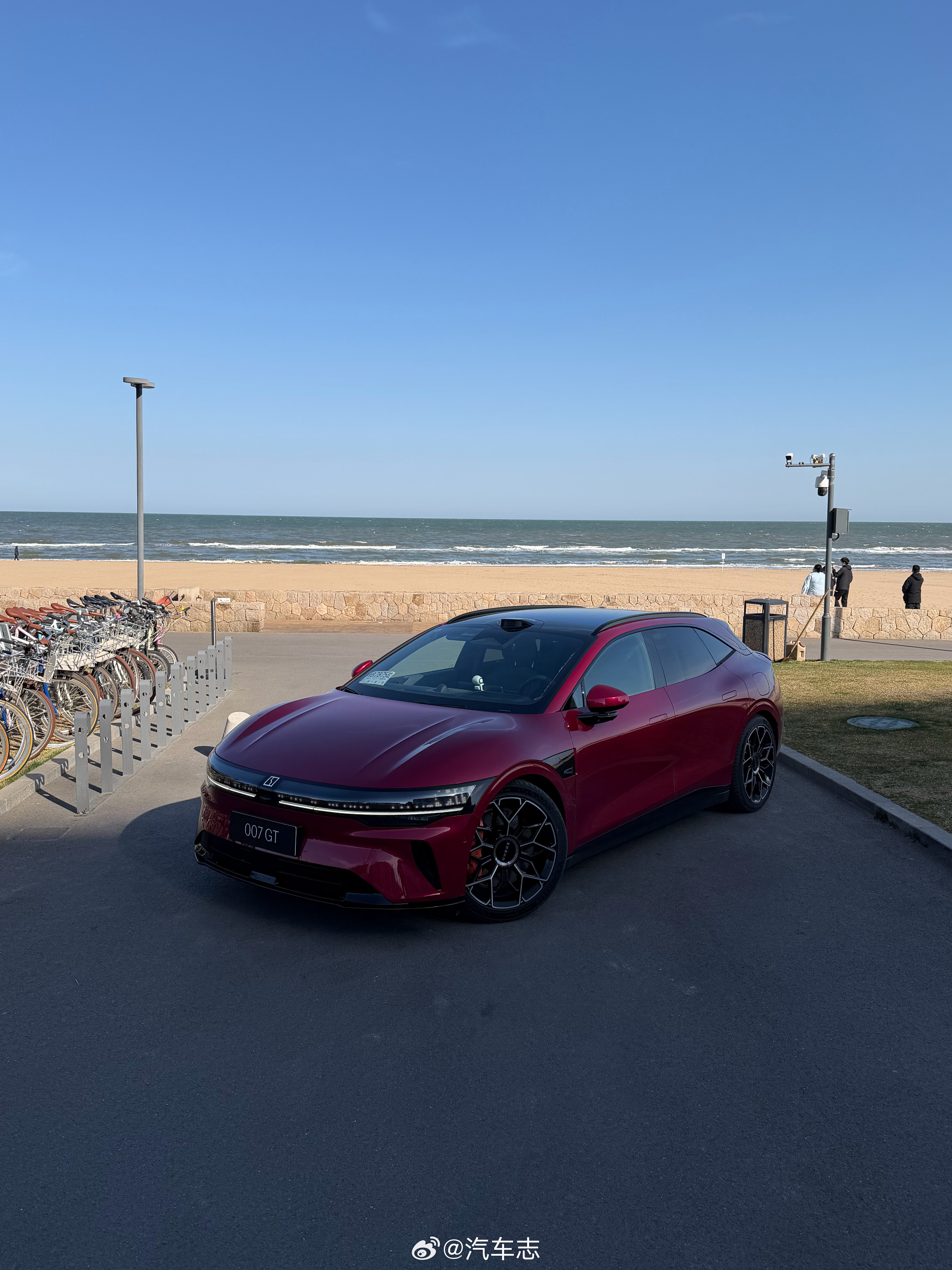 007GT新出的魔力红很挑光线和角度，我还是觉得冰川银YYDS极氪更强7系首测体