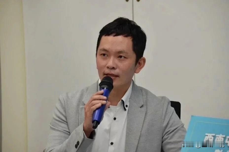 黄国昌称民众党不选彰化县长县党部持不同意见民众党昨抛出不排除由县党部副主委