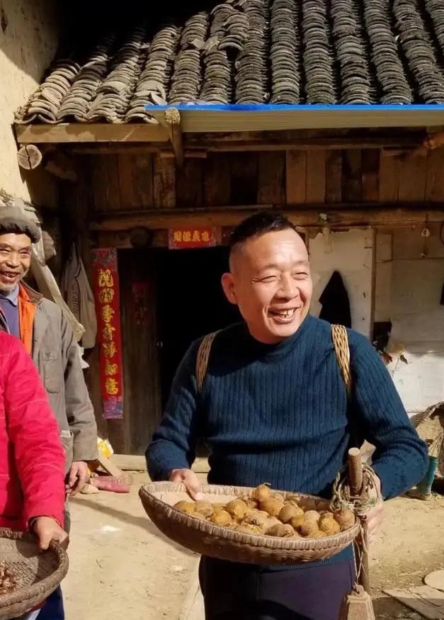 胖东来的于东来可以封神。因为我在超市行业近30年了，我特别能理解他。他为什么能做