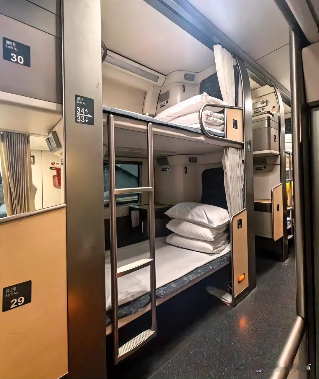 太意外了那姑娘怎么也想不到，自己发的吐槽视频，不是被夸共情，也不是被骂软弱，而