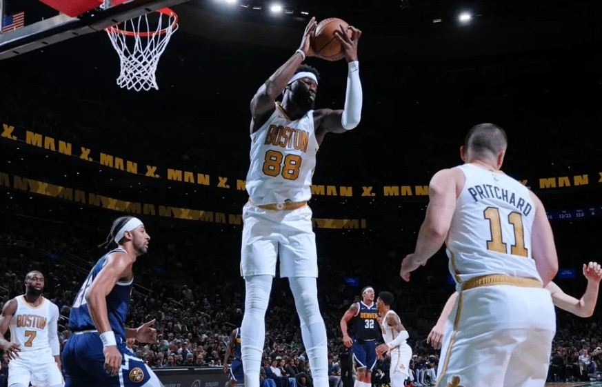 NBA常规赛，凯尔特人主场110-114不敌掘金。全场比赛，凯尔特人球员内米亚