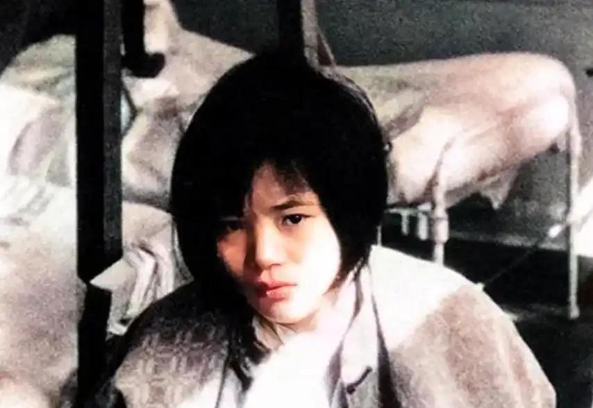 这个美丽的南京姑娘还不到17岁，却患有三种性病，她被送到南京鼓楼医院时，下体严重