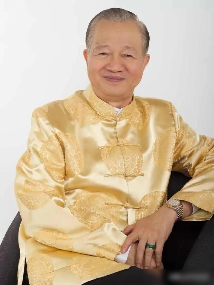 曾仕强先生曾说：“当你的孩子主动给你买衣服、买吃的，给你发红包时，不管你缺不缺钱
