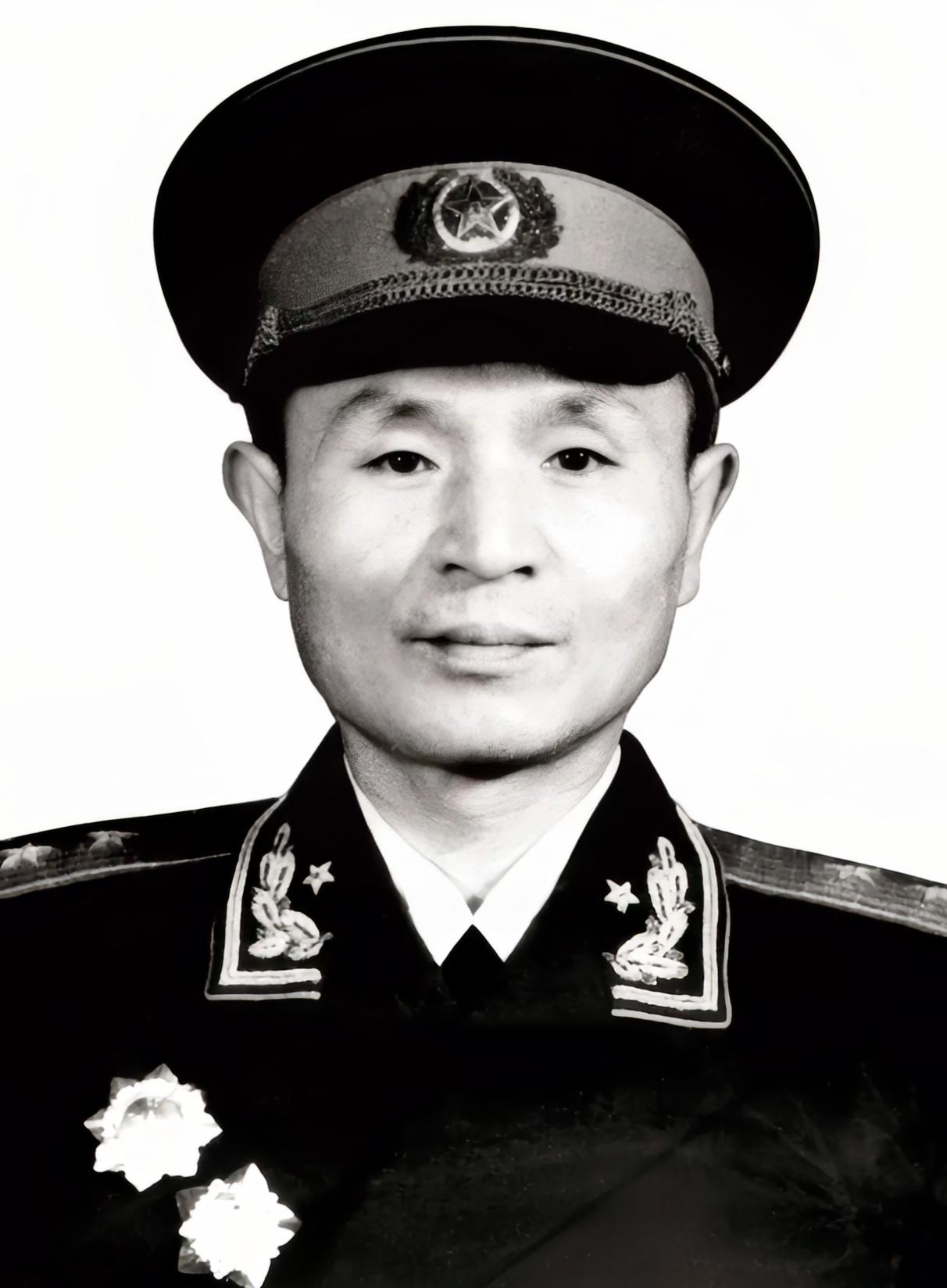 四大野战军的参谋长，其实都是上将。四野参谋长刘亚楼是上将。二野参谋长李达是上将。