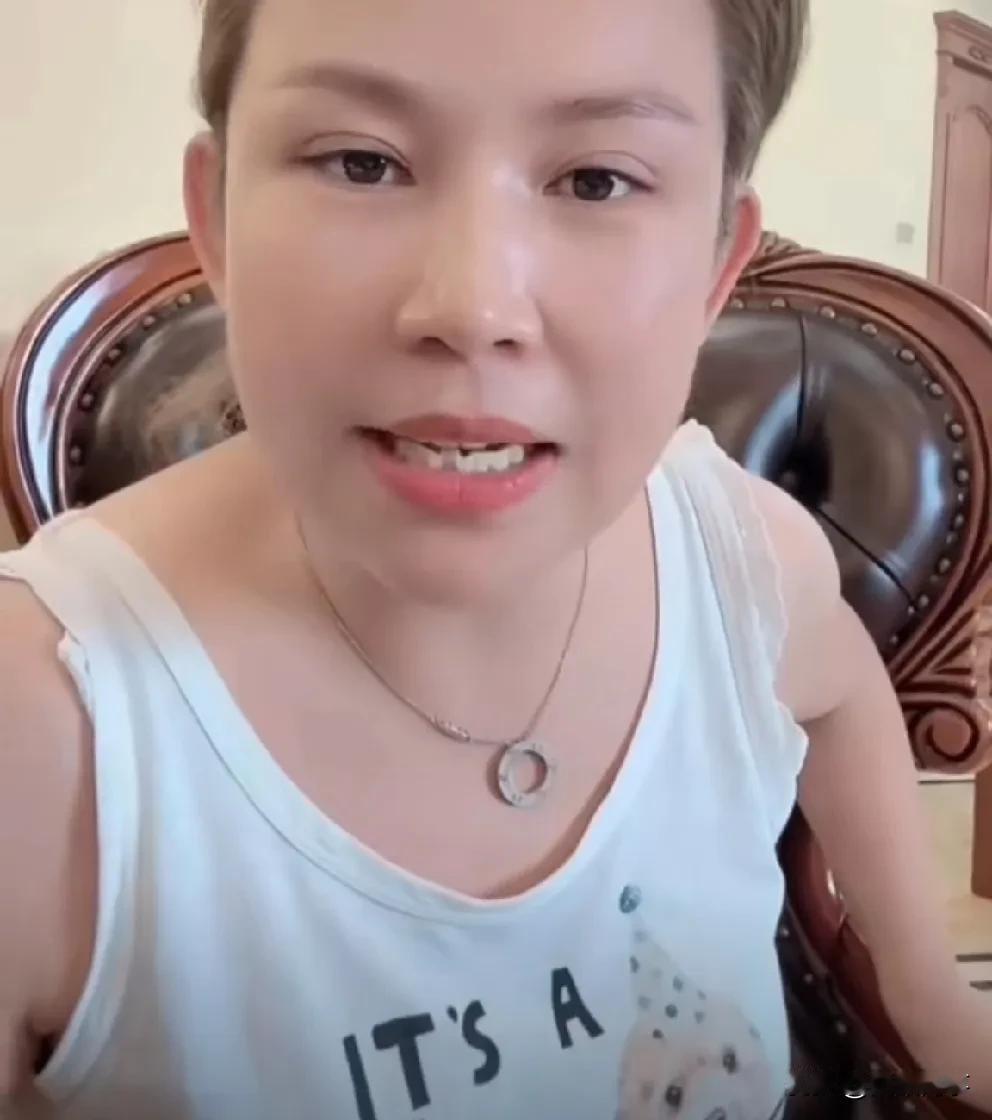 驴姐一家被骂，给三驴小妈怒开专场！我拍个三驴的，又