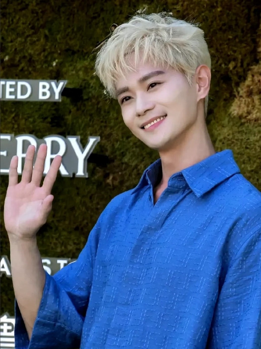 曹骏之所以翻红最主要的一个原因不是因为他是童年白月光，也不是因为他长得帅