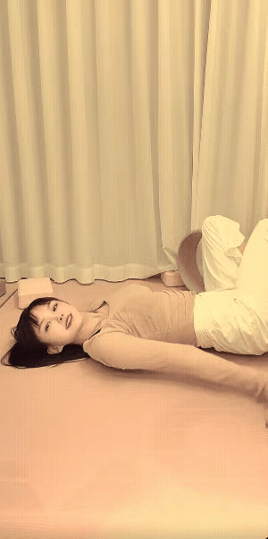 看视频，两个女孩子把瑜伽练到这种随心所欲的程度，大家说得练多长时间？而且，训练时