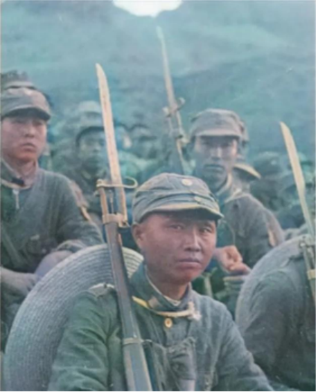 1940年12月，八路军在碾头村遭遇日军，班长带着几个战士和日本兵展开肉搏战，战