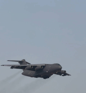 战略空军这回真的是具象化了！因为近日空军发布了一组“运-20成群结队穿越雪域高原