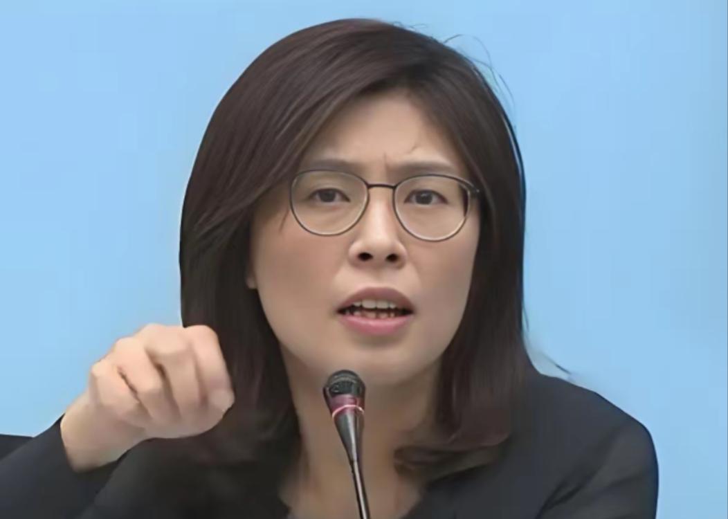 国台办选择冷处理郑丽文事件，核心原因在于其言行严重背离两岸交流的真诚原则，是对“