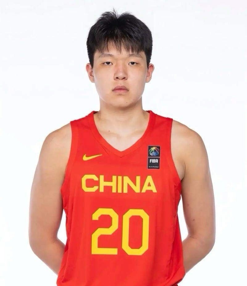 杨瀚森的情况应该提醒了中职篮对球员的要求。杨瀚森在美国已经有一段时间了，
