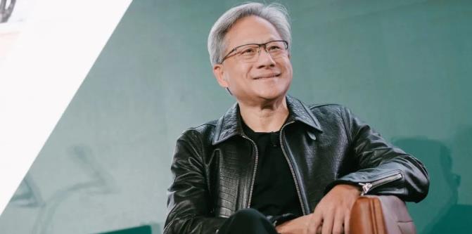 英伟达CEO黄仁勋急眼警告：中国军方根本不用美国芯片！4万亿帝国为何疯狂扑向中国市场？