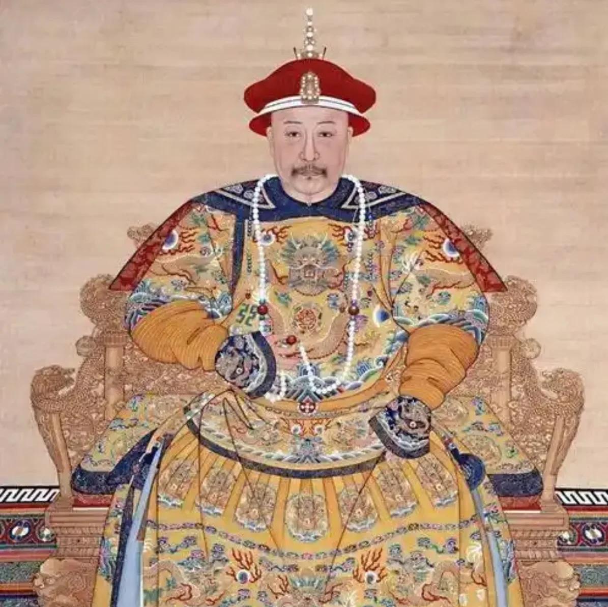 嘉庆的历史任务感觉就是给乾隆背锅…好事全让乾隆占了，坏事全让嘉庆赶上了。嘉庆一