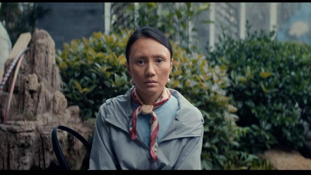 袁泉等了十年，自己主演的电影才上映，换作年轻演员估计等不起了。没见过一部电影这么